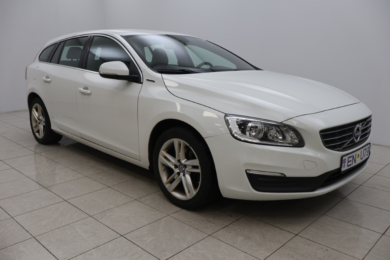 Volvo V60 D6 Momentum Plug-In Hybrid