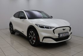 Ford Mustang Mach-E Premium LR AWD