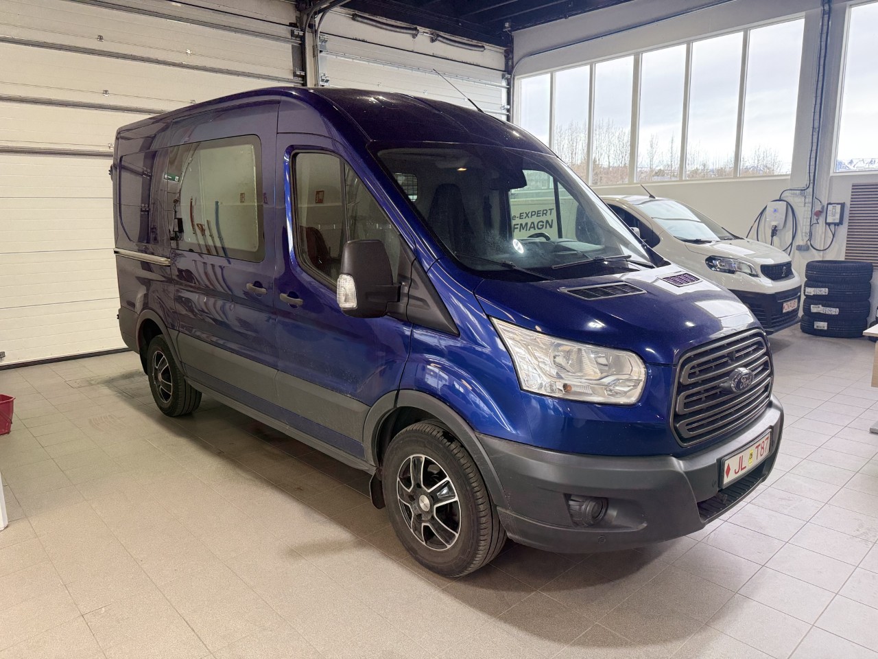 Ford Transit 350M AWD