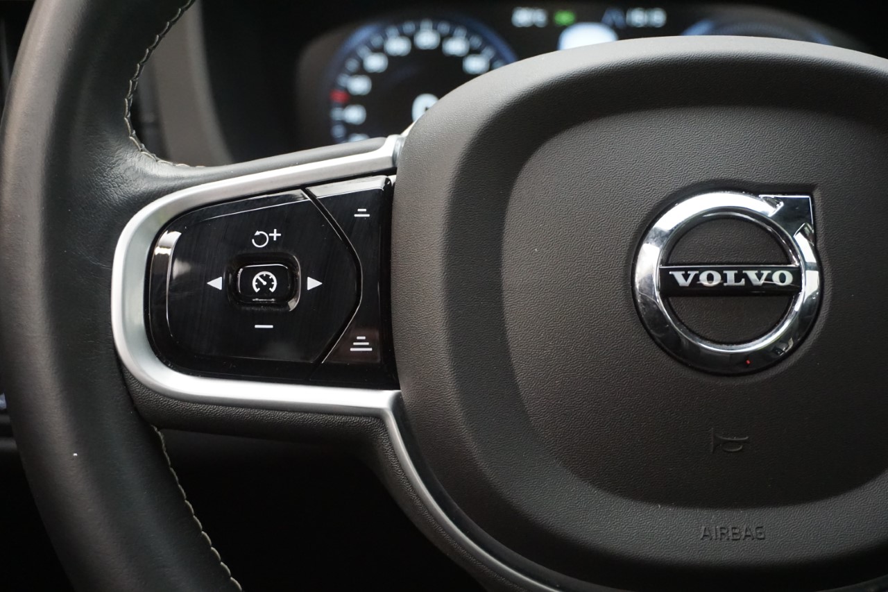 Volvo XC60 R-Design Plug-In Hybrid
