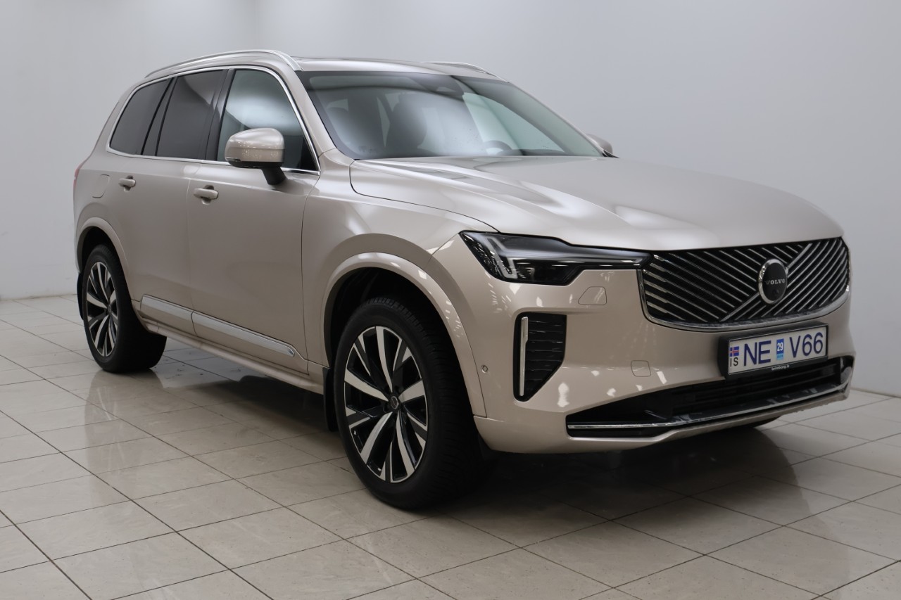 Volvo XC90 Ultra Bright Plug-In Hybrid