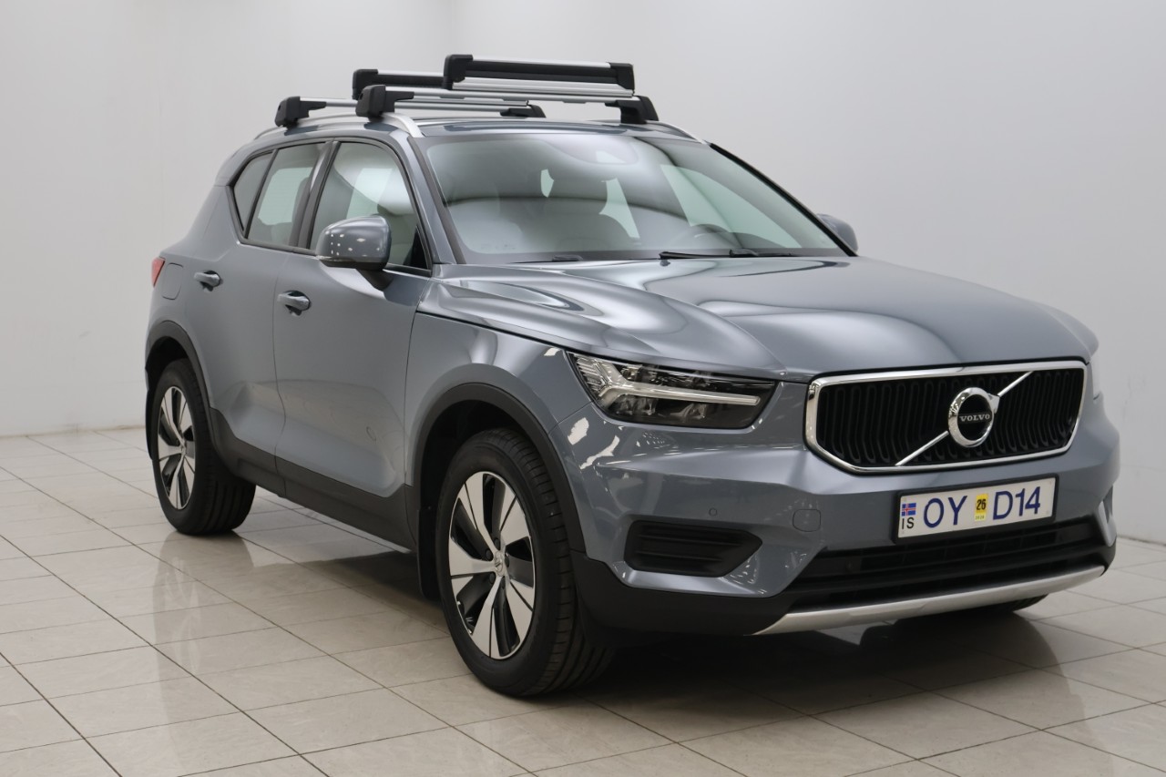 Volvo XC40 Momentum Pro Plug-In Hybrid