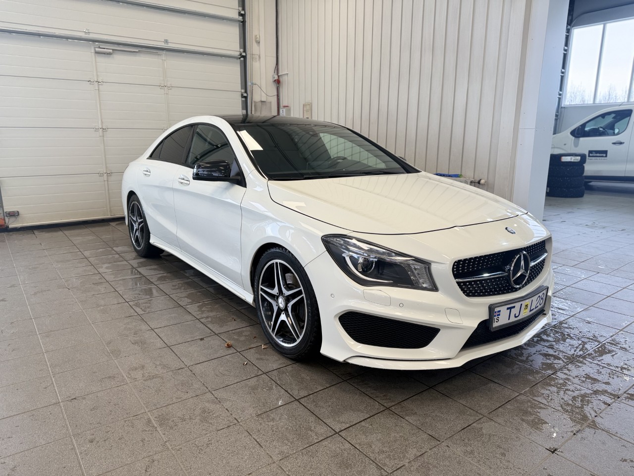 Mercedes Benz CLA 250 4MATIC