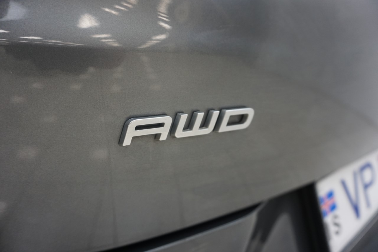 Ford Mustang Mach-E SR AWD 100% rafbíll