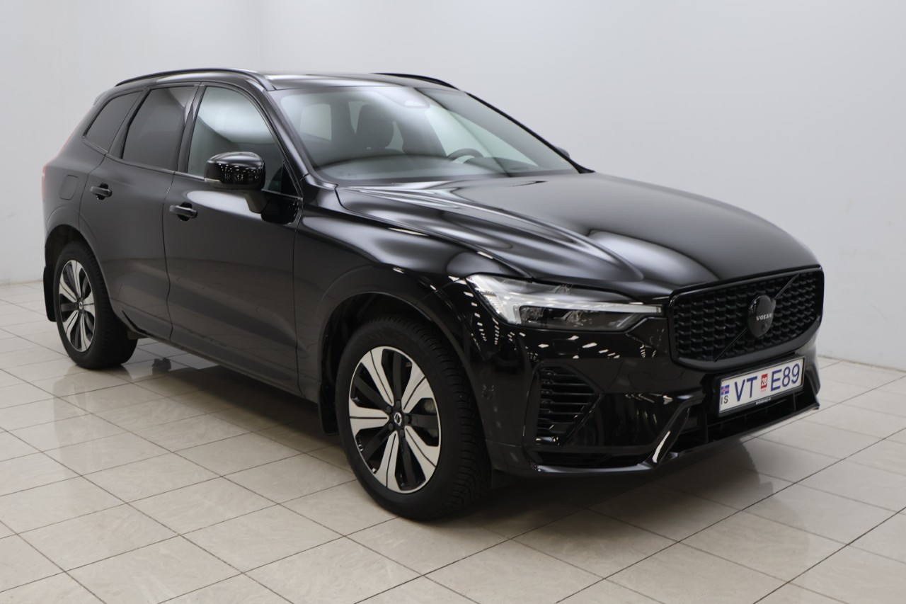 Volvo XC60 Ultra Dark Plug-In Hybrid
